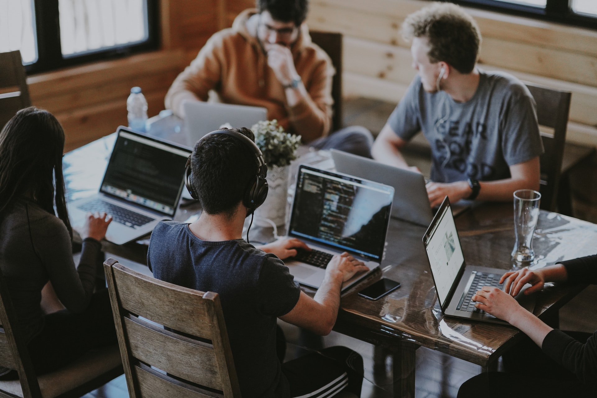 Teams working together with Microsoft Teams Integrations and Cloud Talk