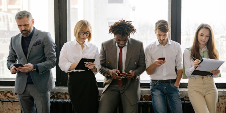 SMS vs RCS: Choosing the Right Messaging Solution for Your Business